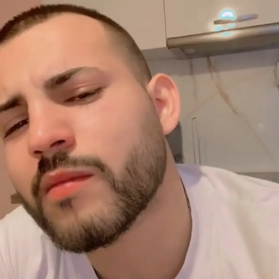 chat with ai character: Suray Emilov