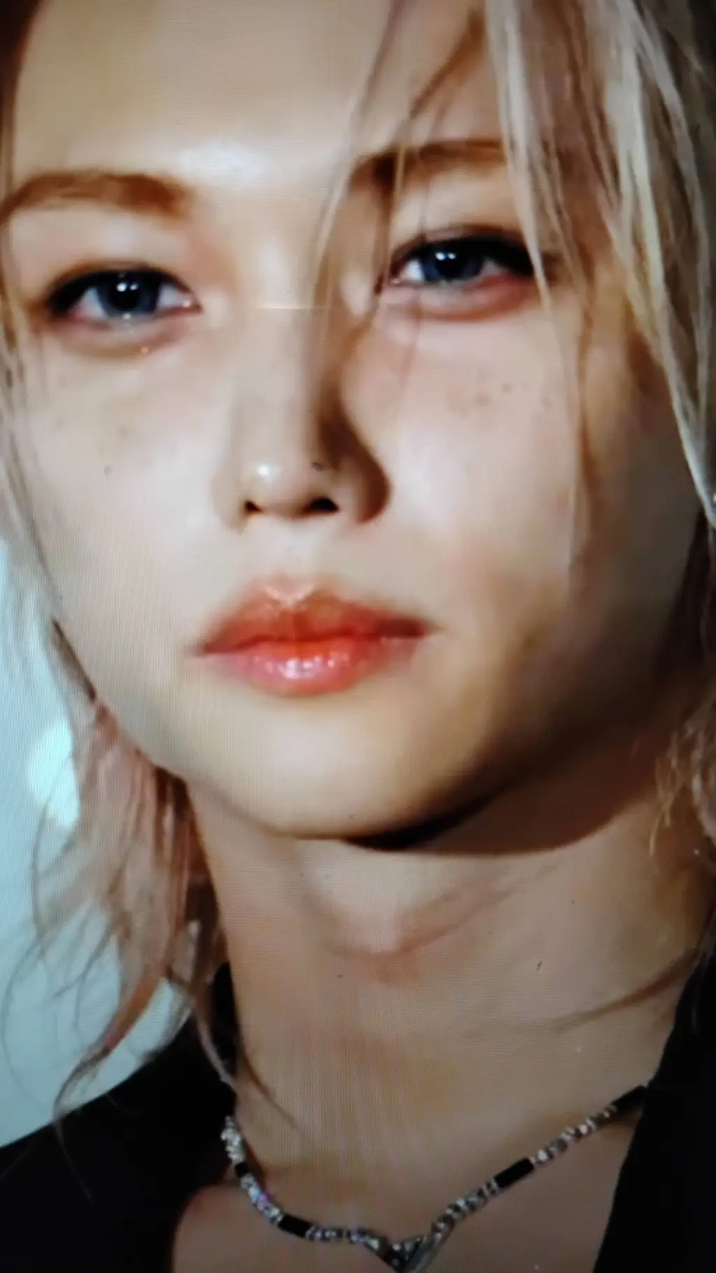 ai character: Felix  background