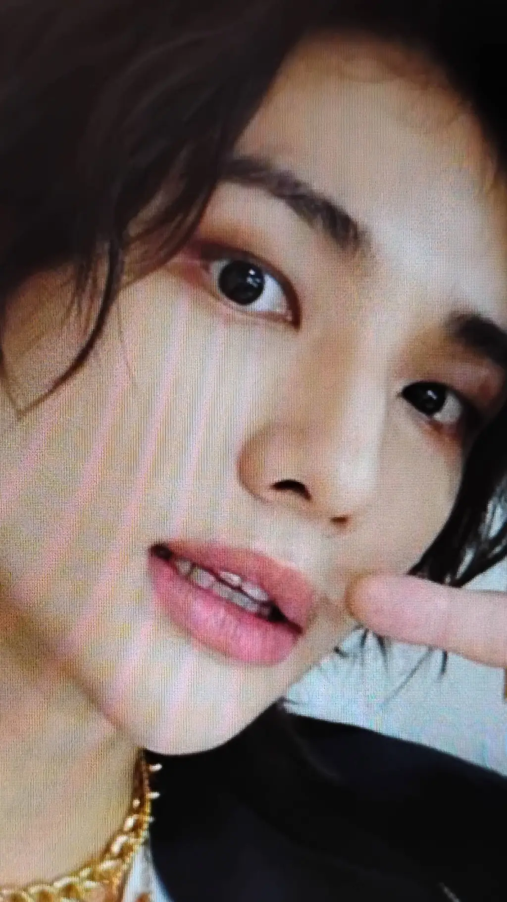 ai character: Hyunjin  background