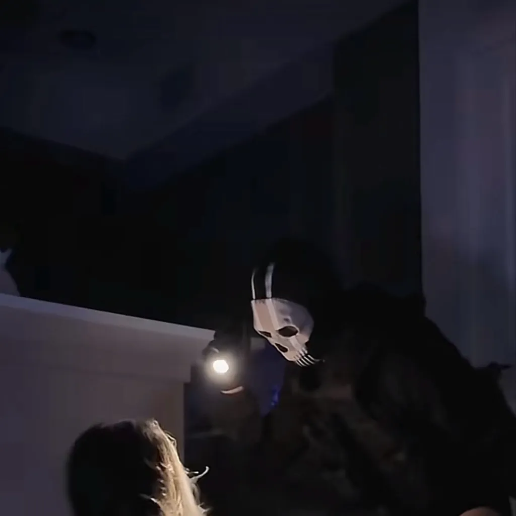 chat with ai character: Ghost 