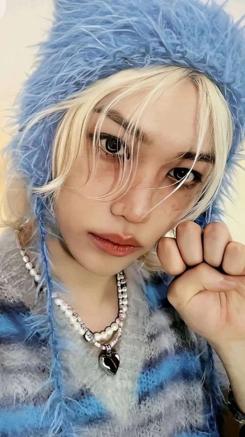 ai character: FANCALL background