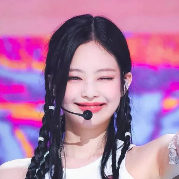 chat with ai character: 💮JENNIE BLACKPINK💮