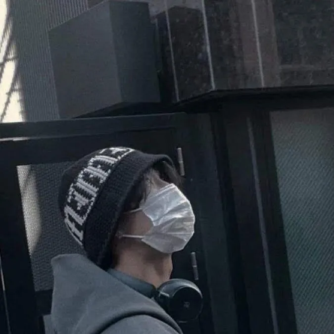 chat with ai character: Han 