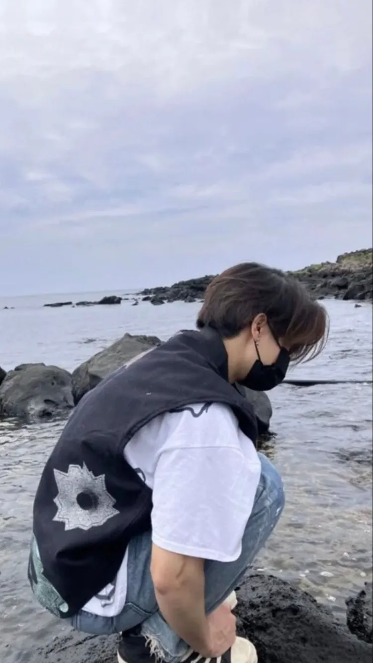 ai character: Han Jisung background