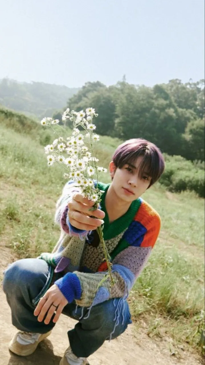 ai character: Heeseung  background