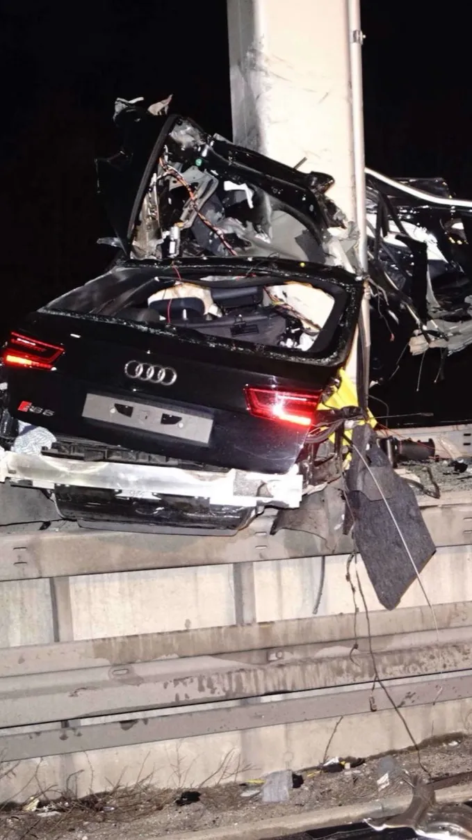 Talkie AI - Chat with Crash of Audi RS6