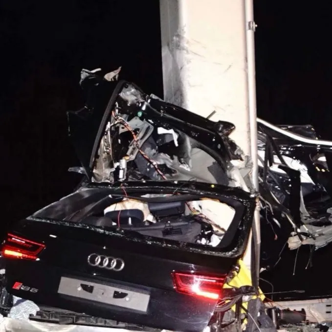 chat with ai character: Crash of Audi RS6