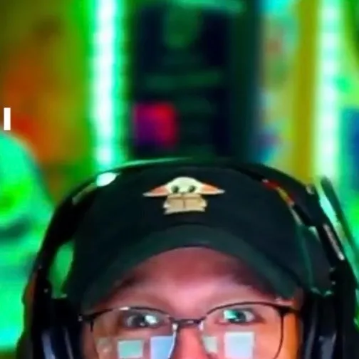 chat with ai character: Sumyounguy