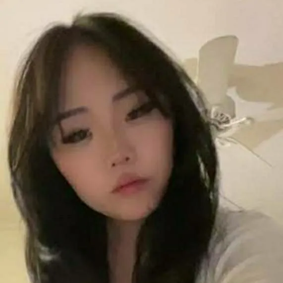chat with ai character: Mya
