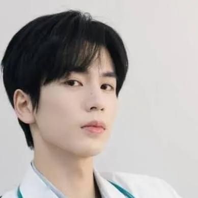 chat with ai character: •••Zhang Linghe•••