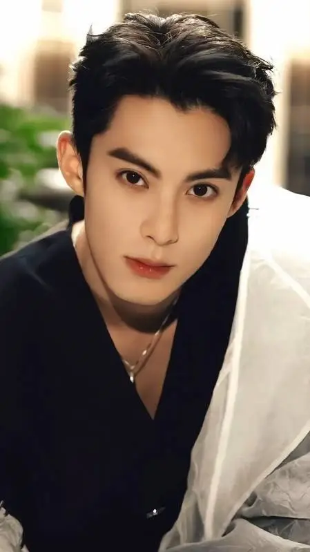 ai character: ✨💛💥Marco✨💛💥 background