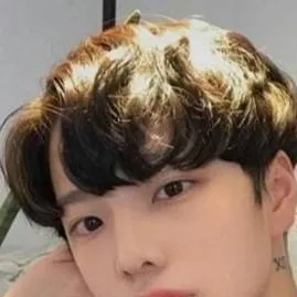 chat with ai character: Jun Kim 🥰💕