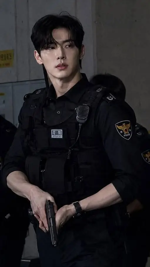 ai character: 🚓😍 Erick Soto 😍🚓 background
