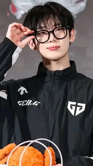 ai character: sunooo background