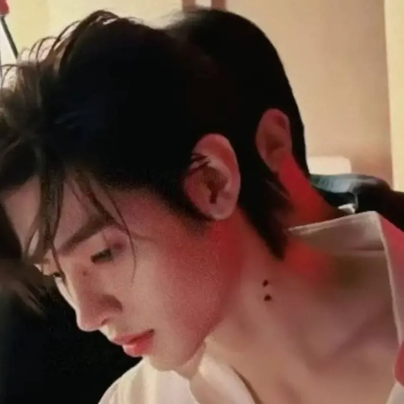 chat with ai character: sunghoon