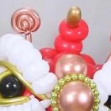 chat with ai character: Balloon head
