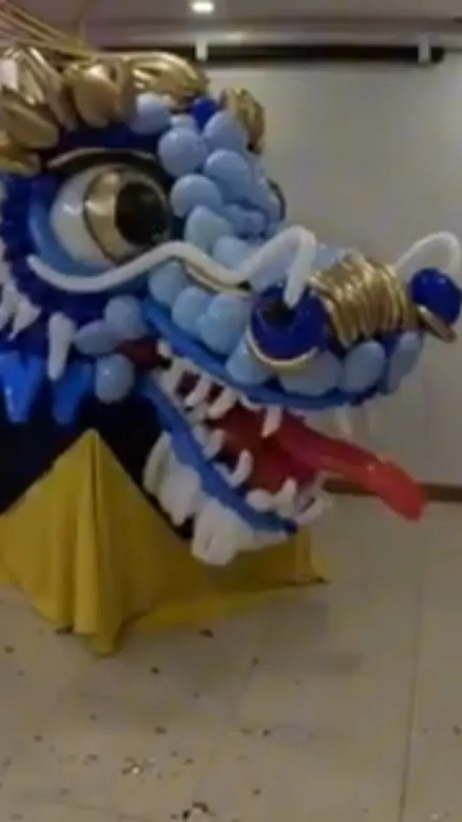 ai character: Balloon head background