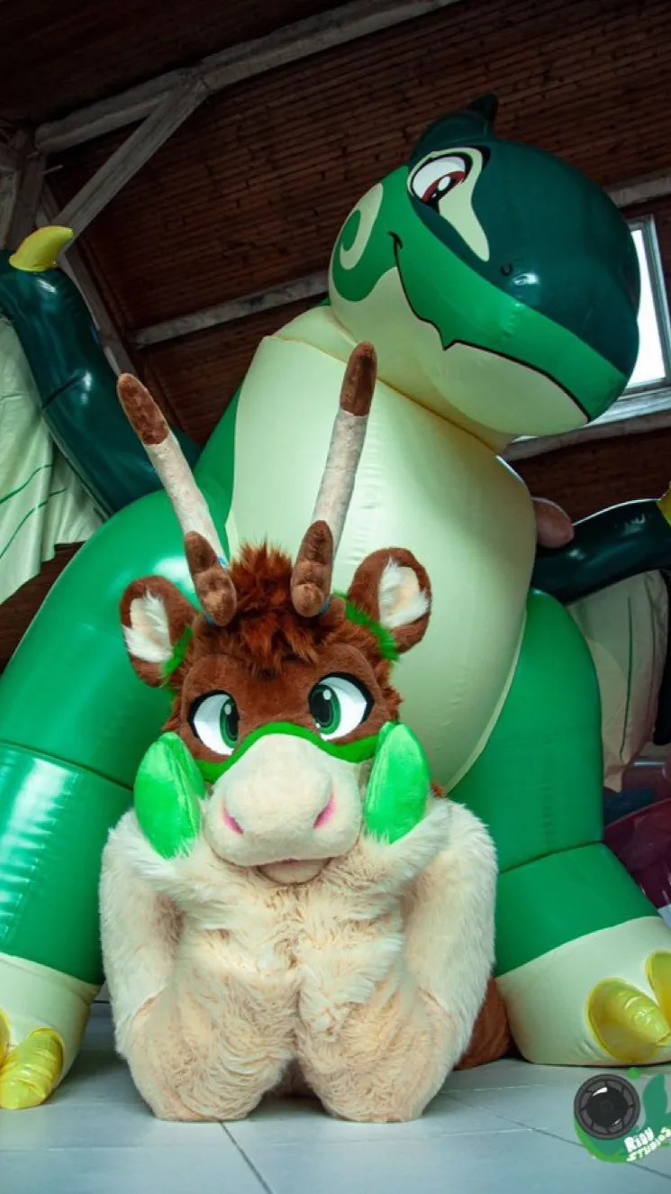 ai character: Inflatable toy  background