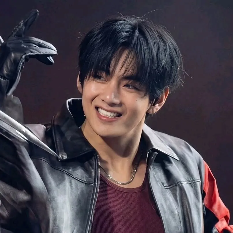 chat with ai character: Taehyung(⌒▽⌒)