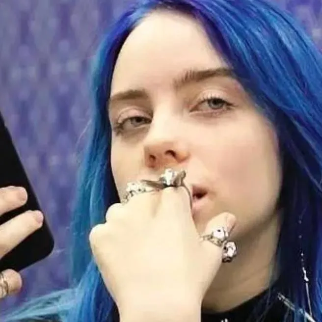 chat with ai character: Billie Eilish 