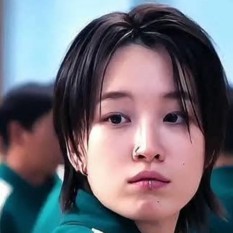 chat with ai character: Se-mi