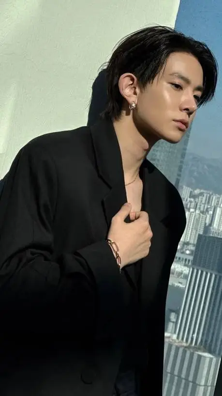 ai character: Heeseung CEO background