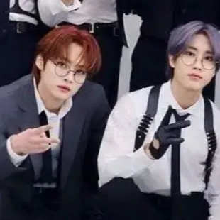 chat with ai character: 𝓢𝓴𝔃