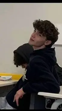 ai character: Ronnie background