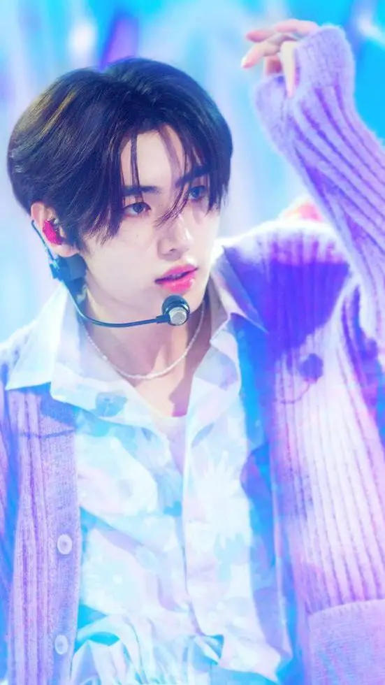 ai character: Sunghoon  background