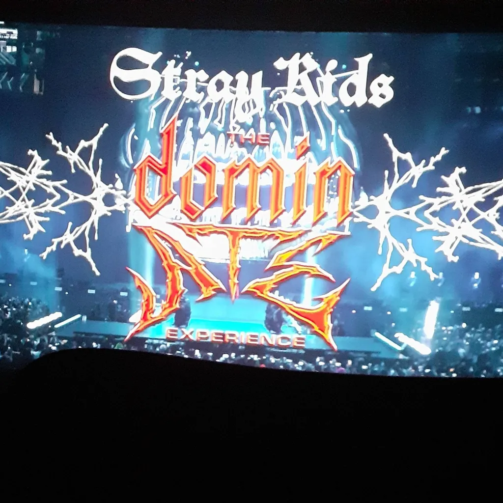 chat with ai character: stray kids