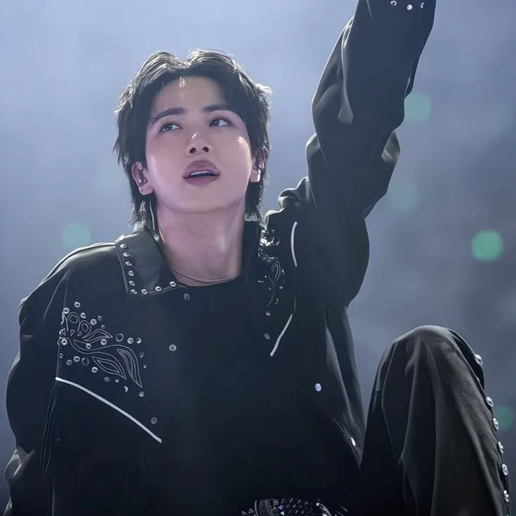 chat with ai character: Seokjin