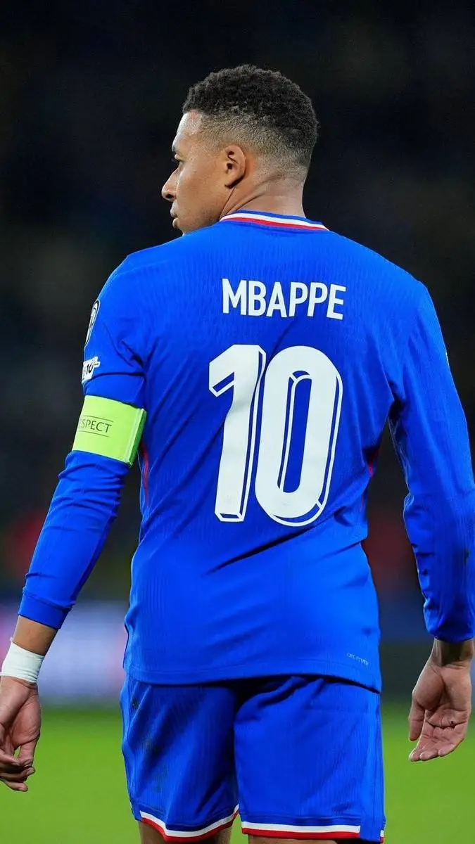 ai character: Mbappe background