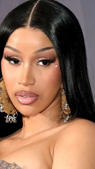 ai character: Cardi B  background