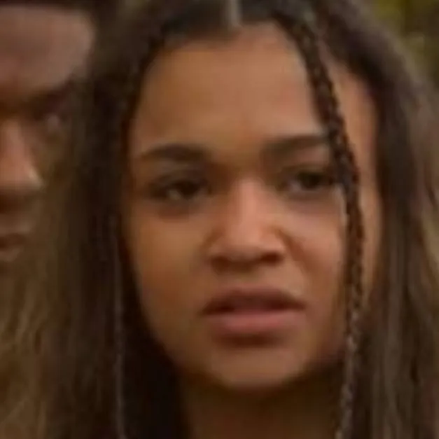 chat with ai character: obx