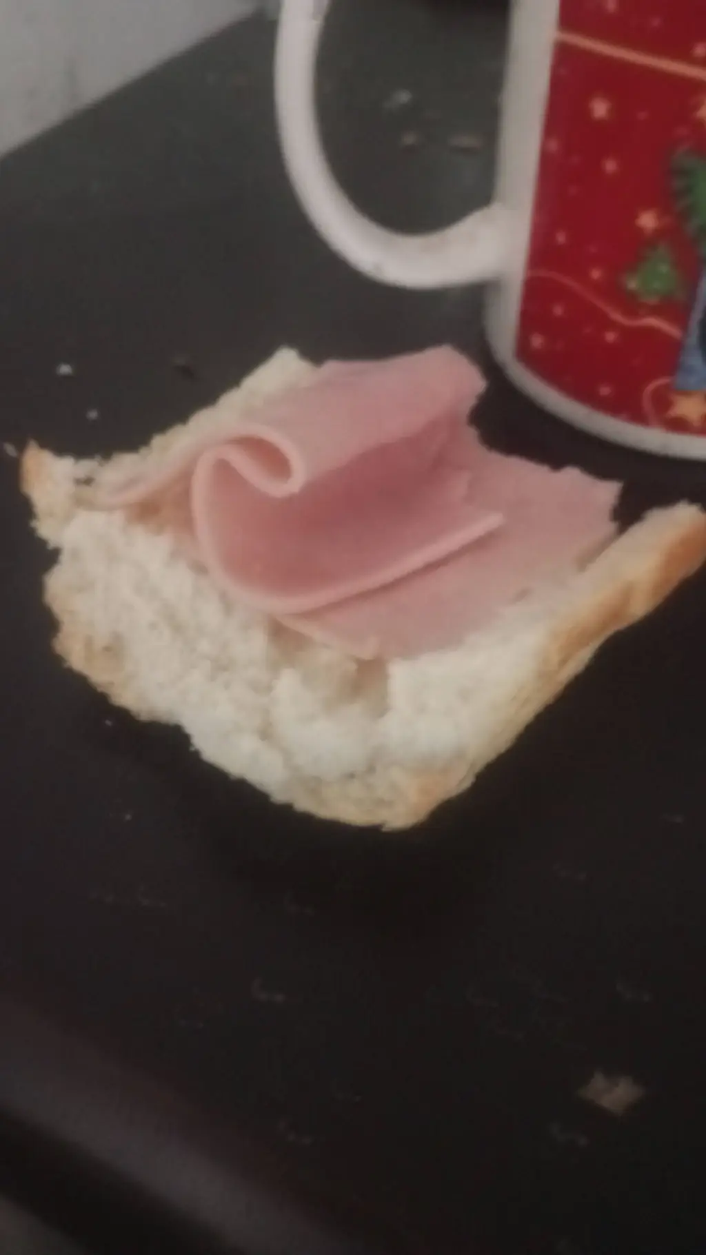 ai character: un pan con jamón🤑 background