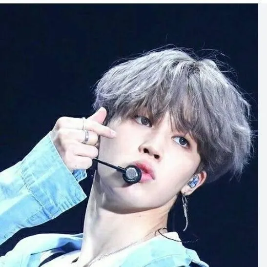 chat with ai character: mi hermanastro 