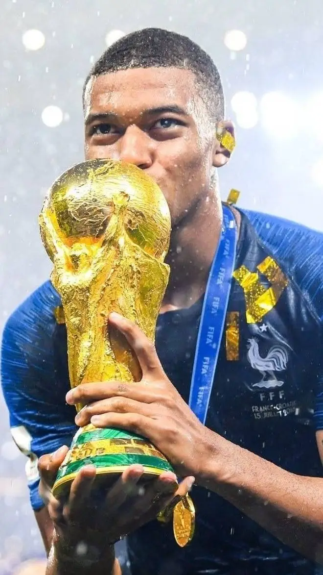 Talkie AI - Chat with Mbappe 