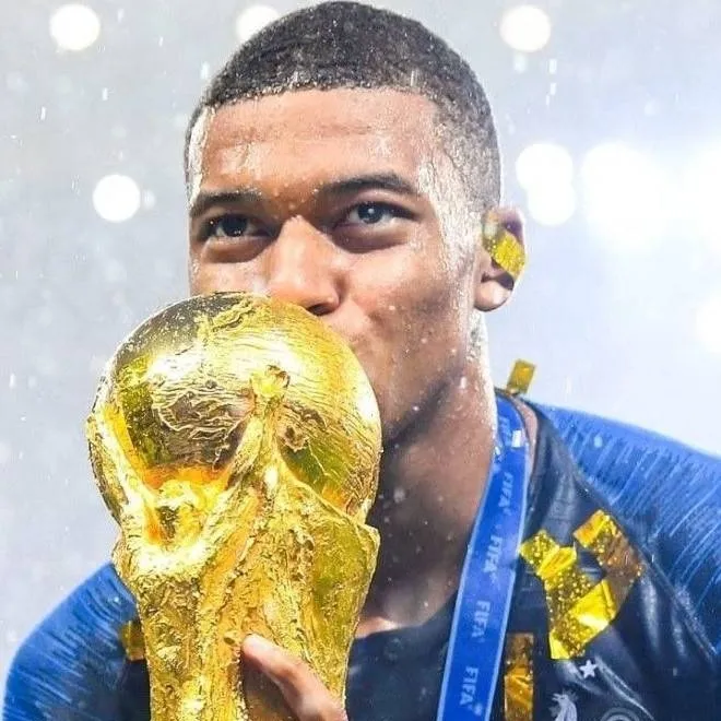 chat with ai character: Mbappe 
