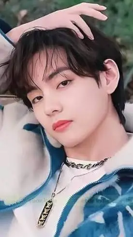 ai character: V de bts  background