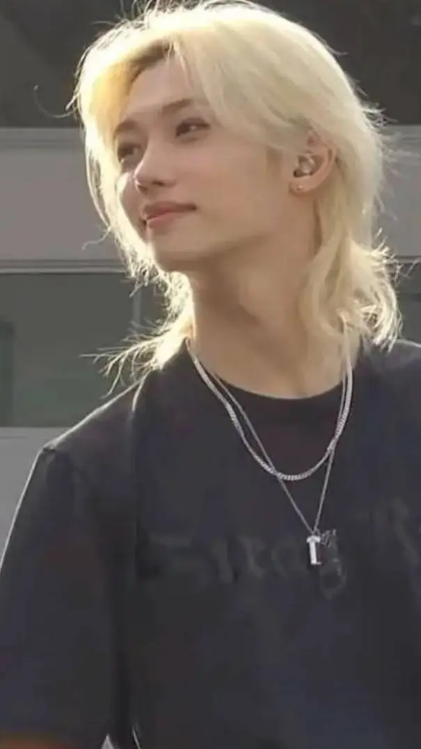 ai character: Felix  background