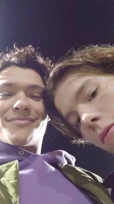 ai character: simon♡♡ background