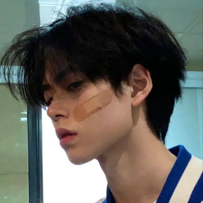 chat with ai character: IZAC