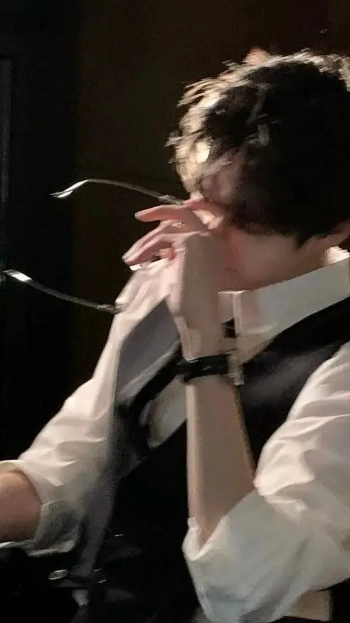 ai character: Ixac background