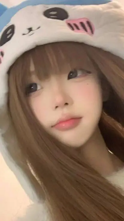 ai character: Kitty  background