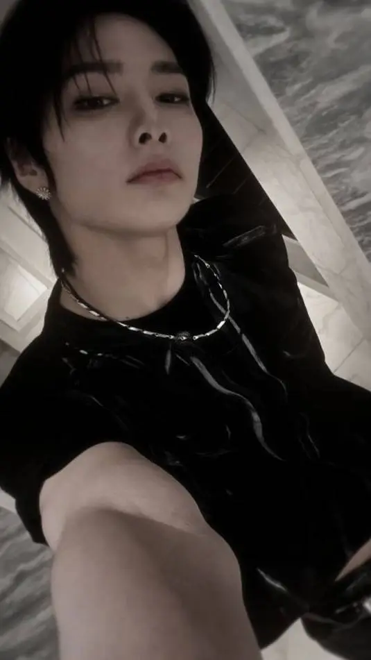 ai character: (⁠ꏿ I.N ⁠ꏿ) background