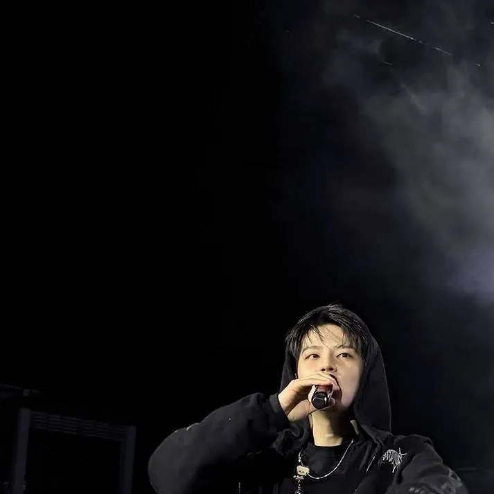 chat with ai character: ⊙Seungmin⊙