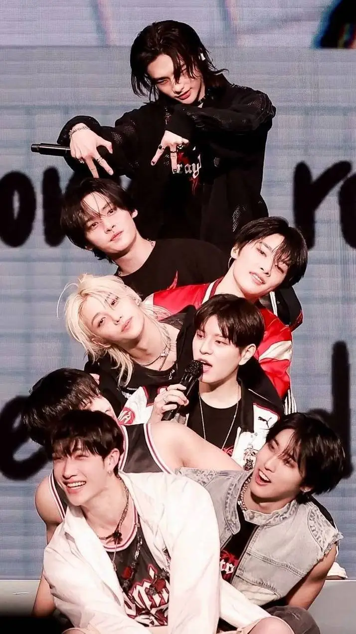 ai character: ★†SKZ†★ background