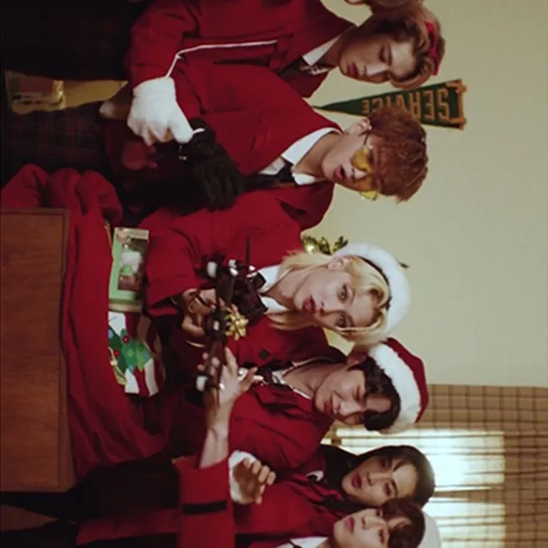 chat with ai character: 🎄Stray kids🎄