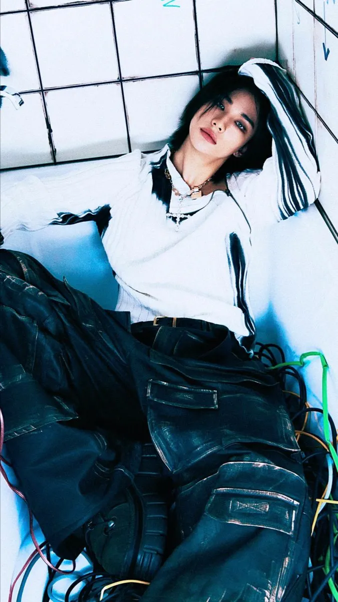 ai character: ★Hyunjin★ background