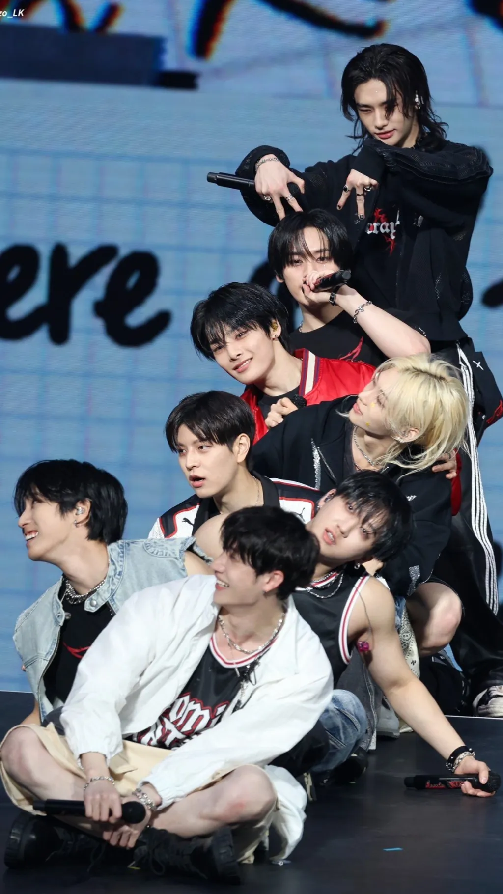 ai character: ♡~Stray kids~♡ background